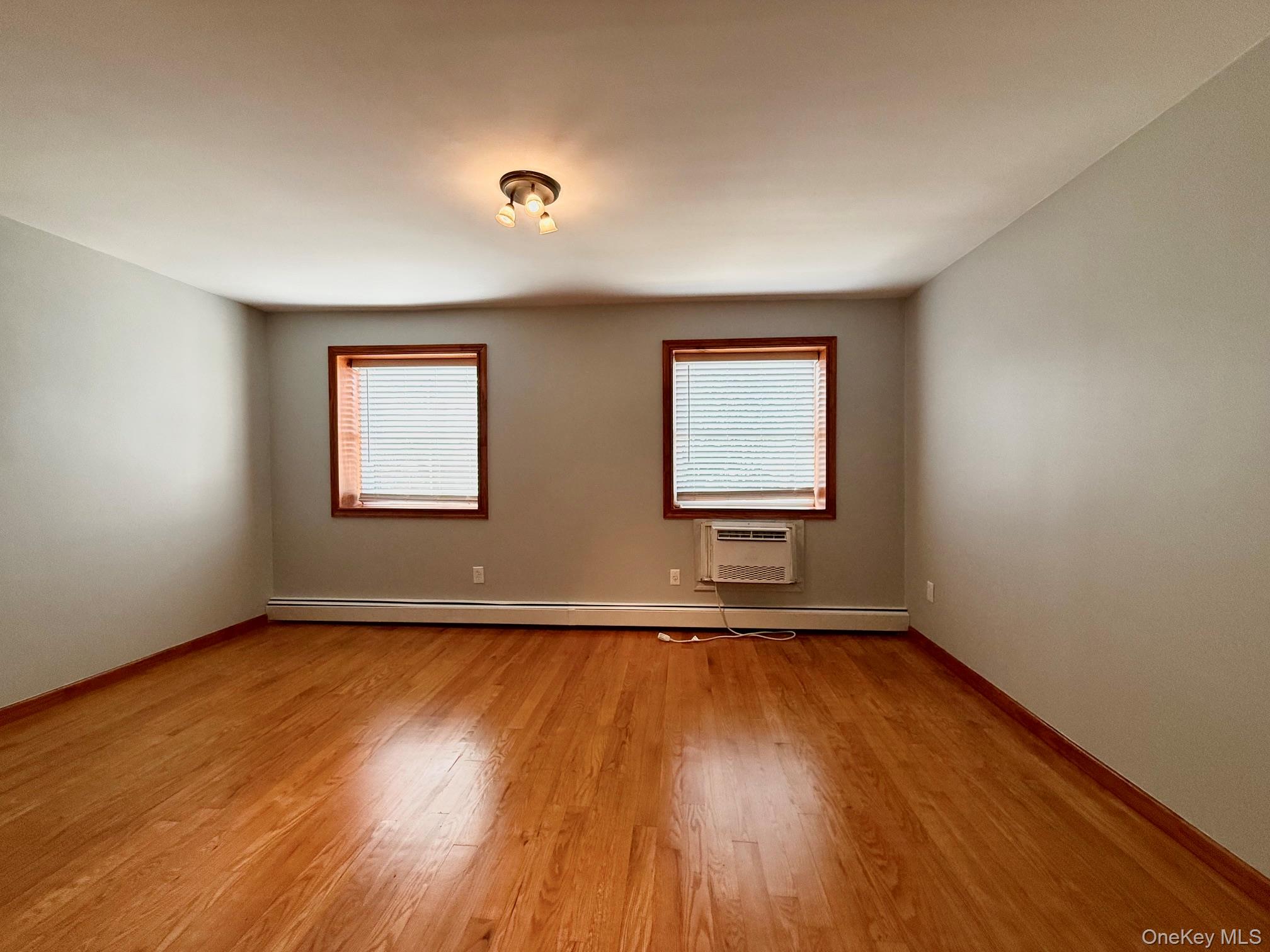6542 Metropolitan Avenue Property Photo 6