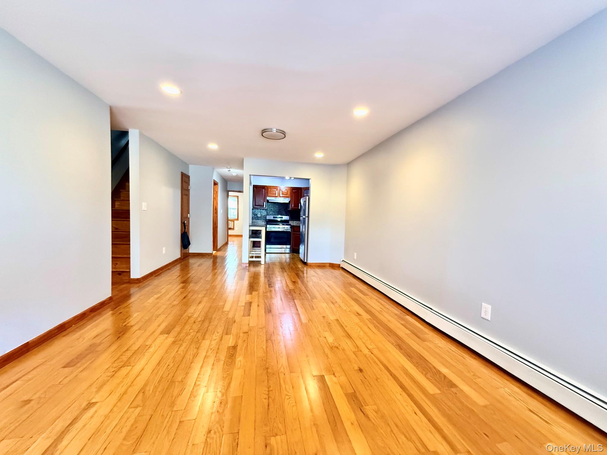 6542 Metropolitan Avenue Property Photo 7