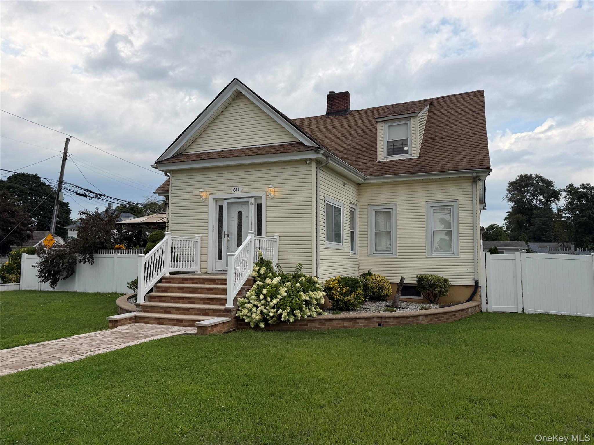 611 Park Avenue Property Photo 2