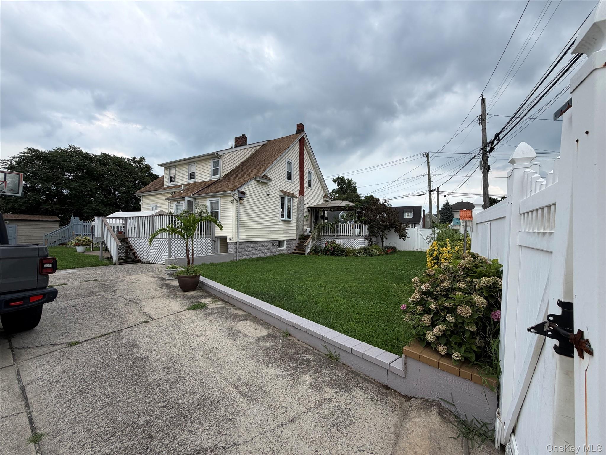 611 Park Avenue Property Photo 4