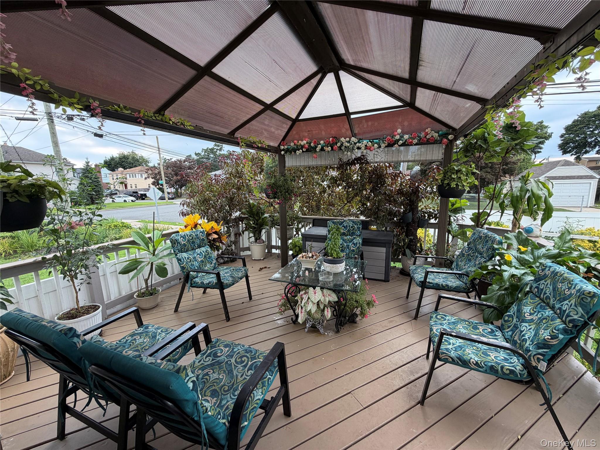 611 Park Avenue Property Photo 37