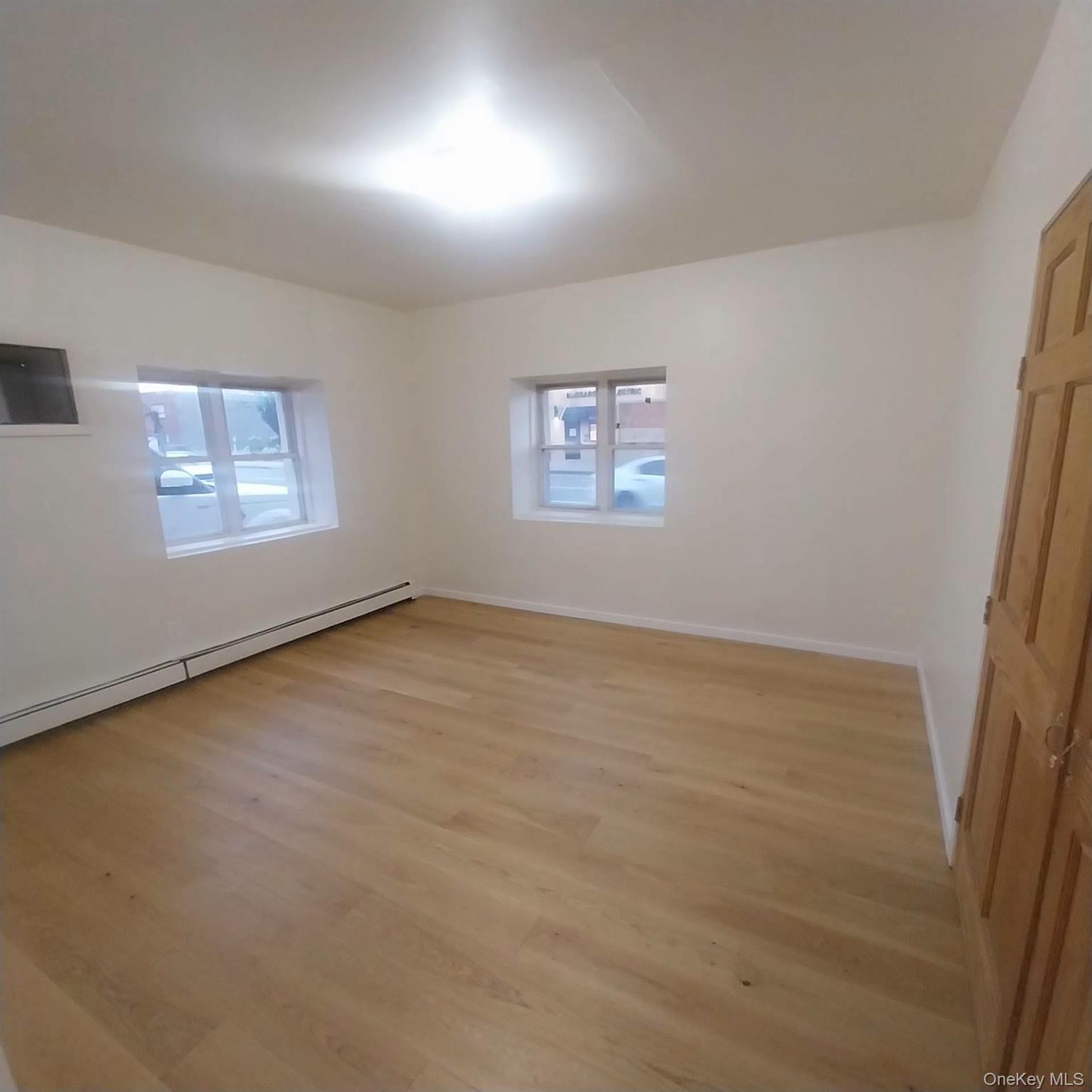 884 Nassau B Property Photo 5