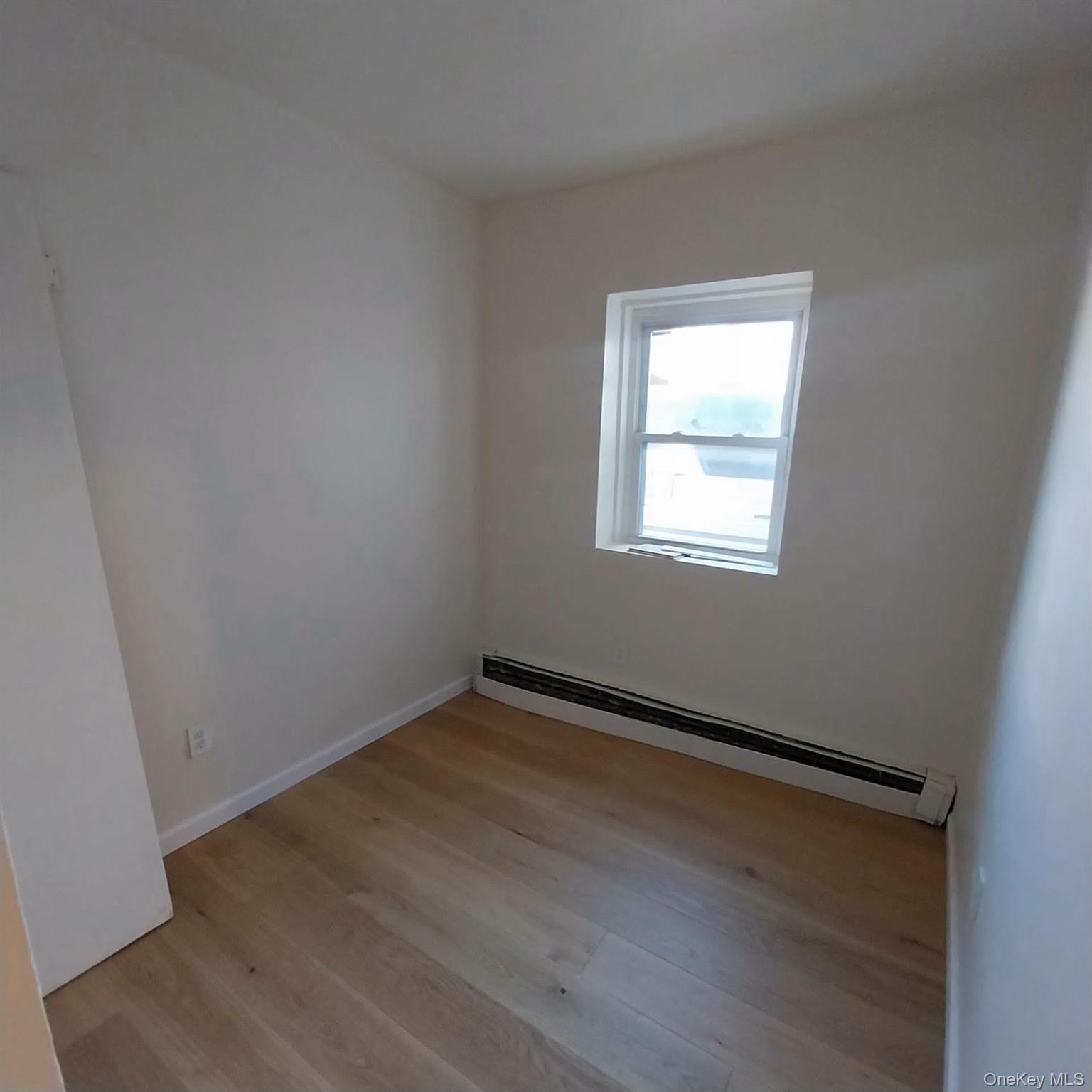 884 Nassau B Property Photo 9