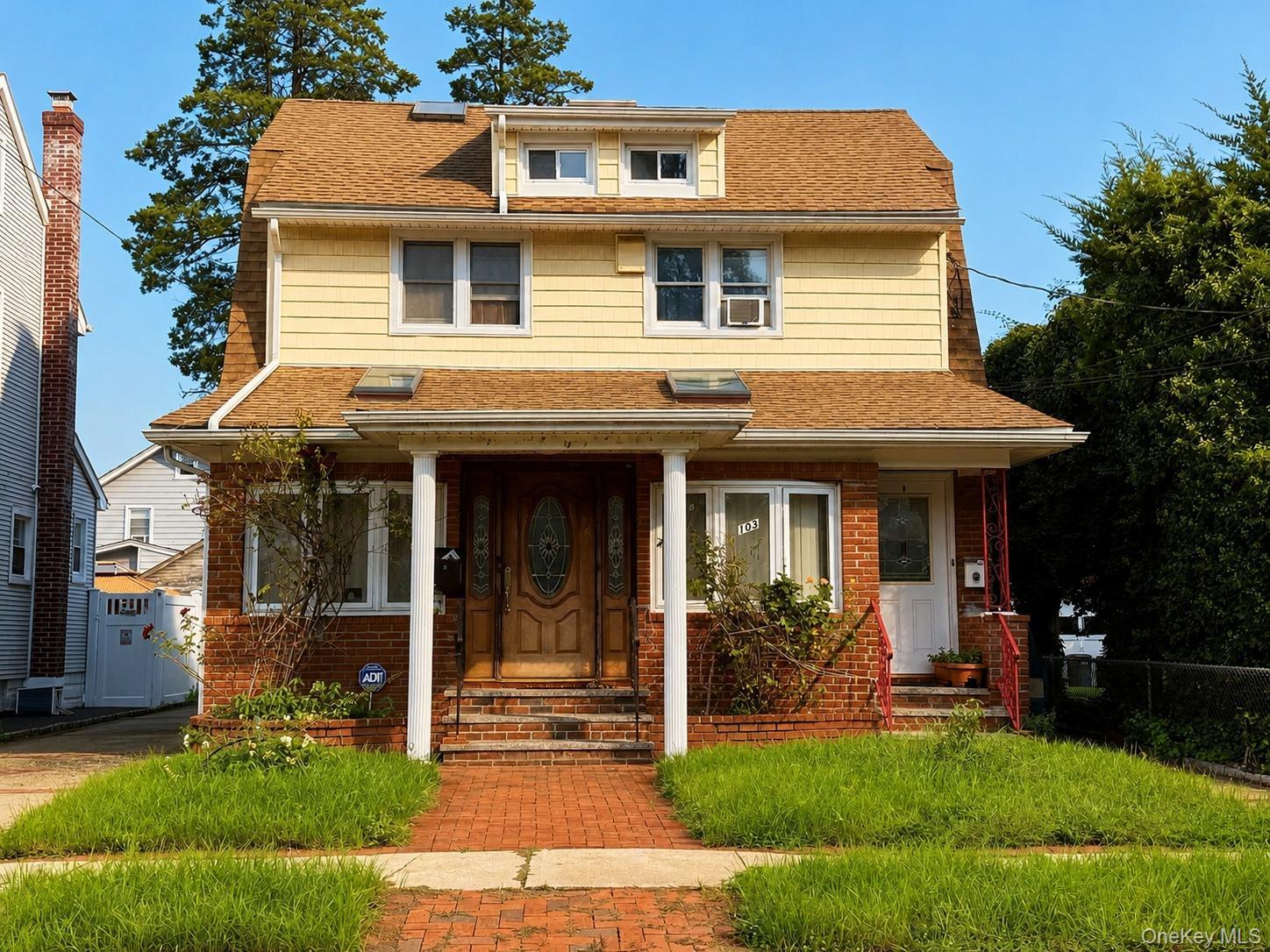 103 E Saint Marks Place Property Photo 1