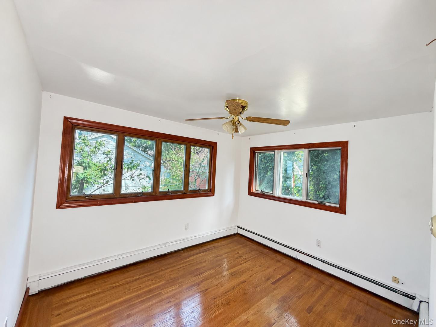 103 E Saint Marks Place Property Photo 5
