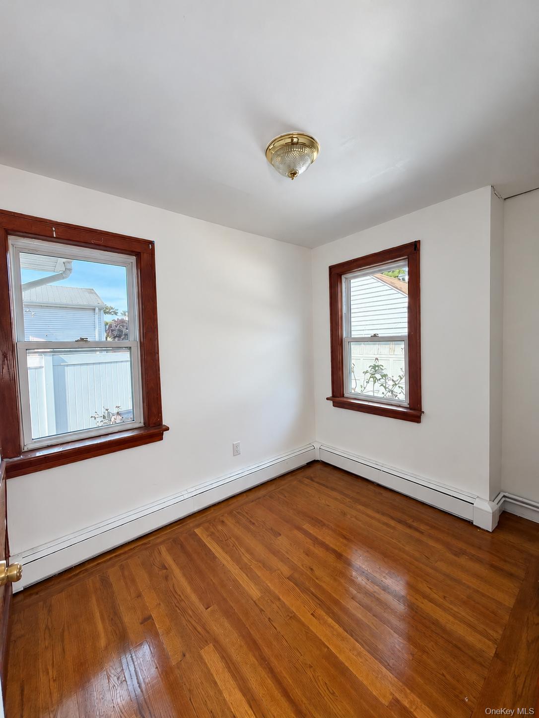 103 E Saint Marks Place Property Photo 7