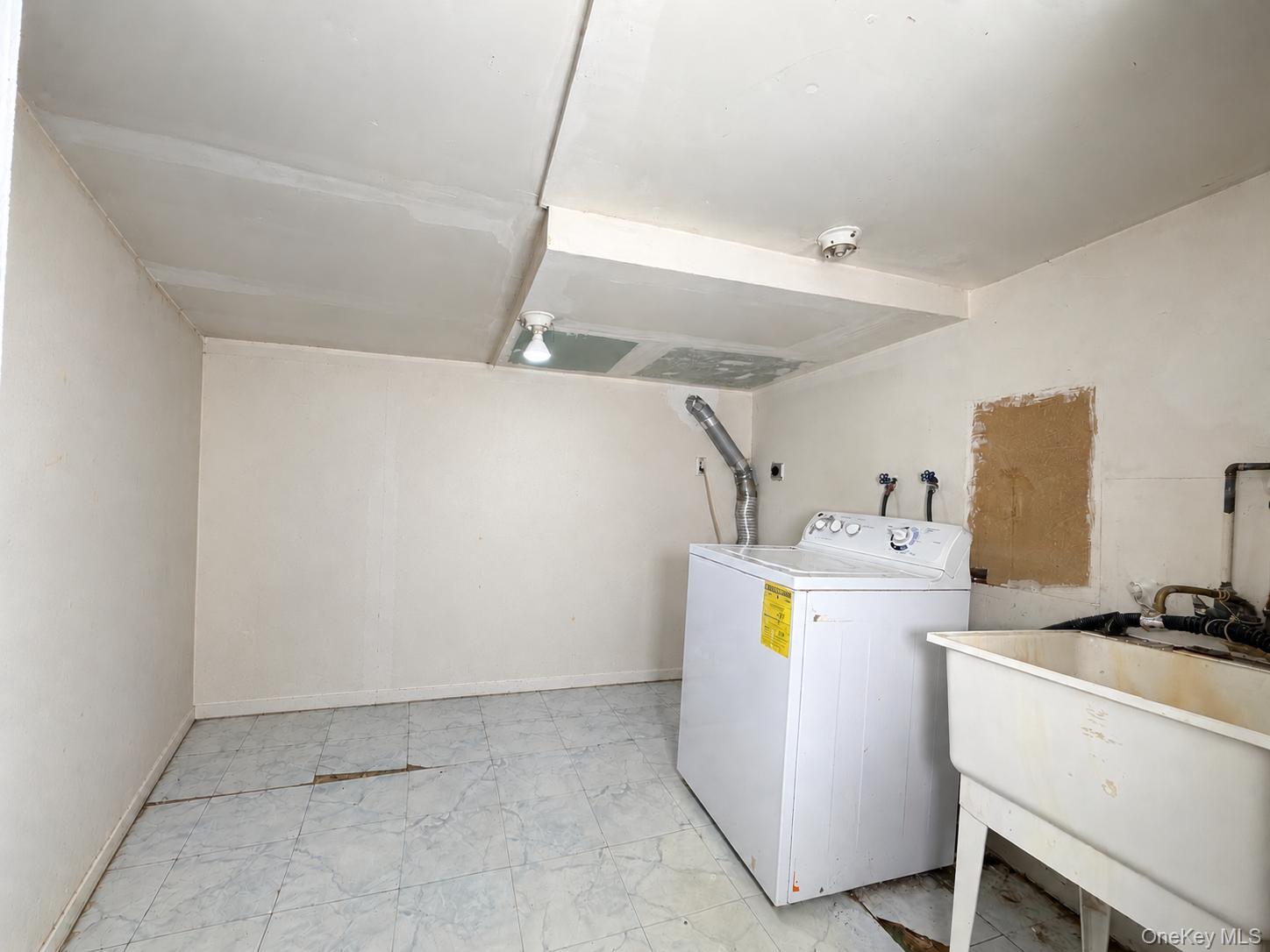 103 E Saint Marks Place Property Photo 23
