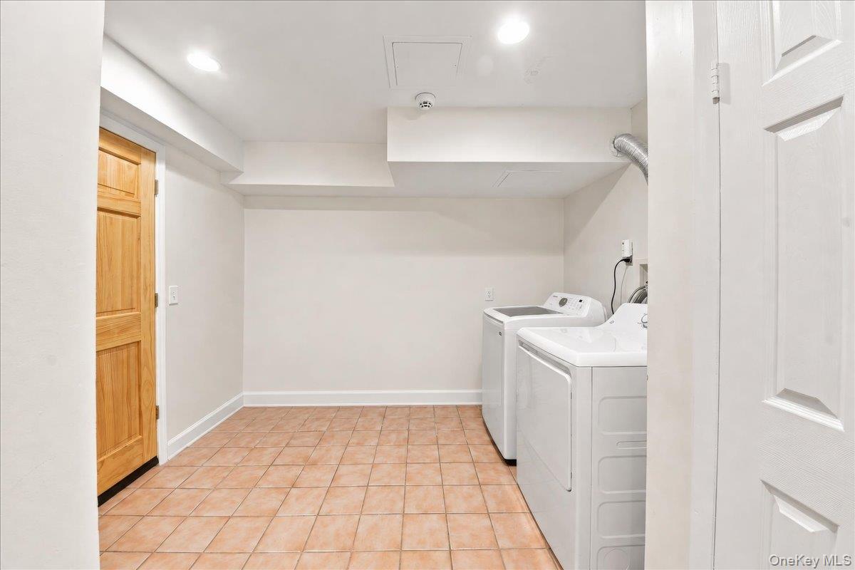 629 Belden Street Property Photo 35