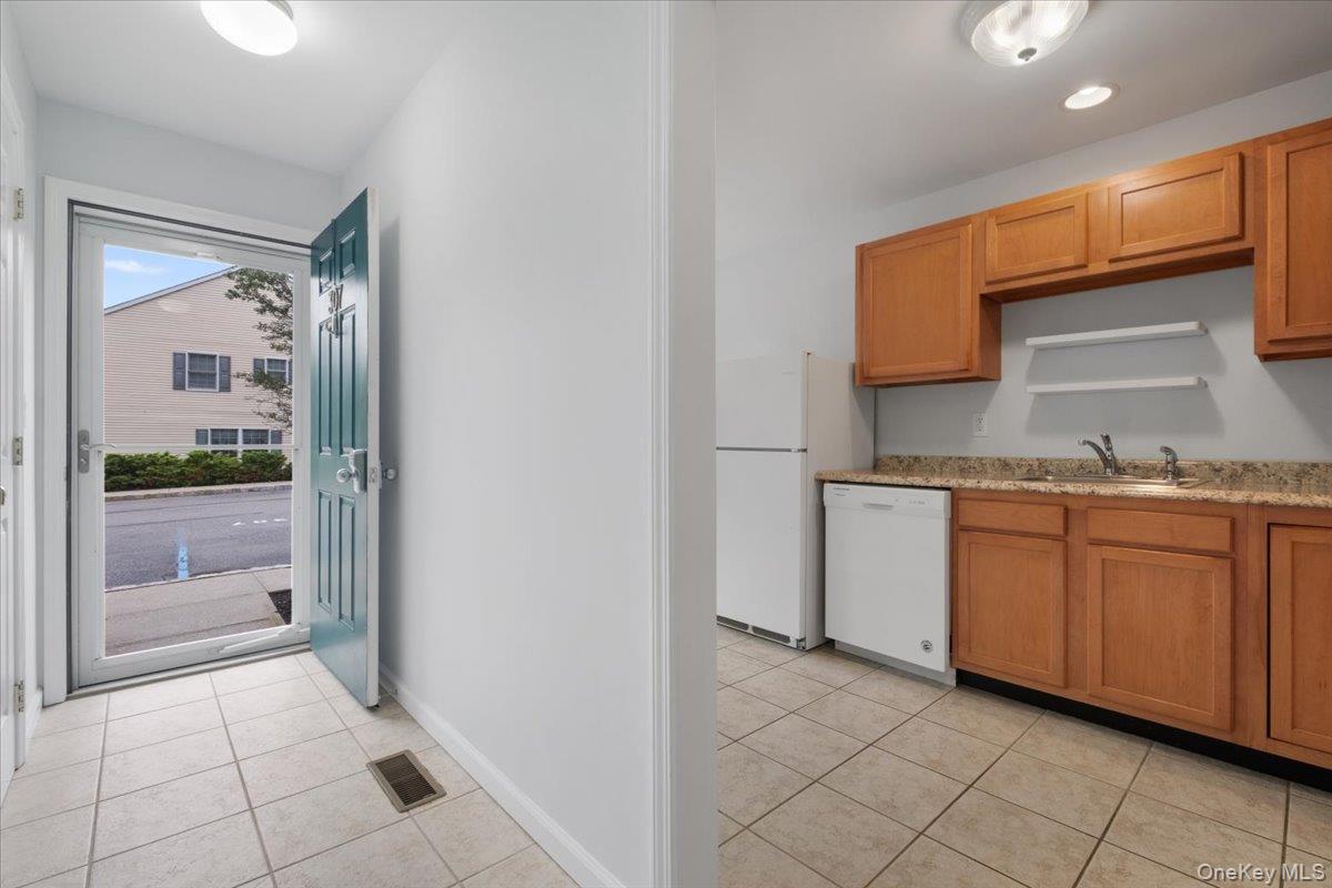 307 Alexandra Court Property Photo 15