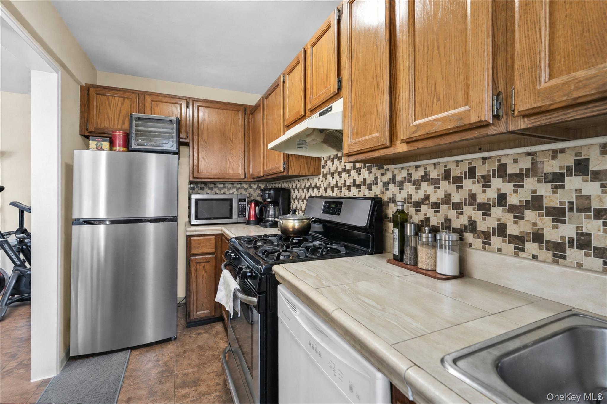10507 66th Road 6b Property Photo 5