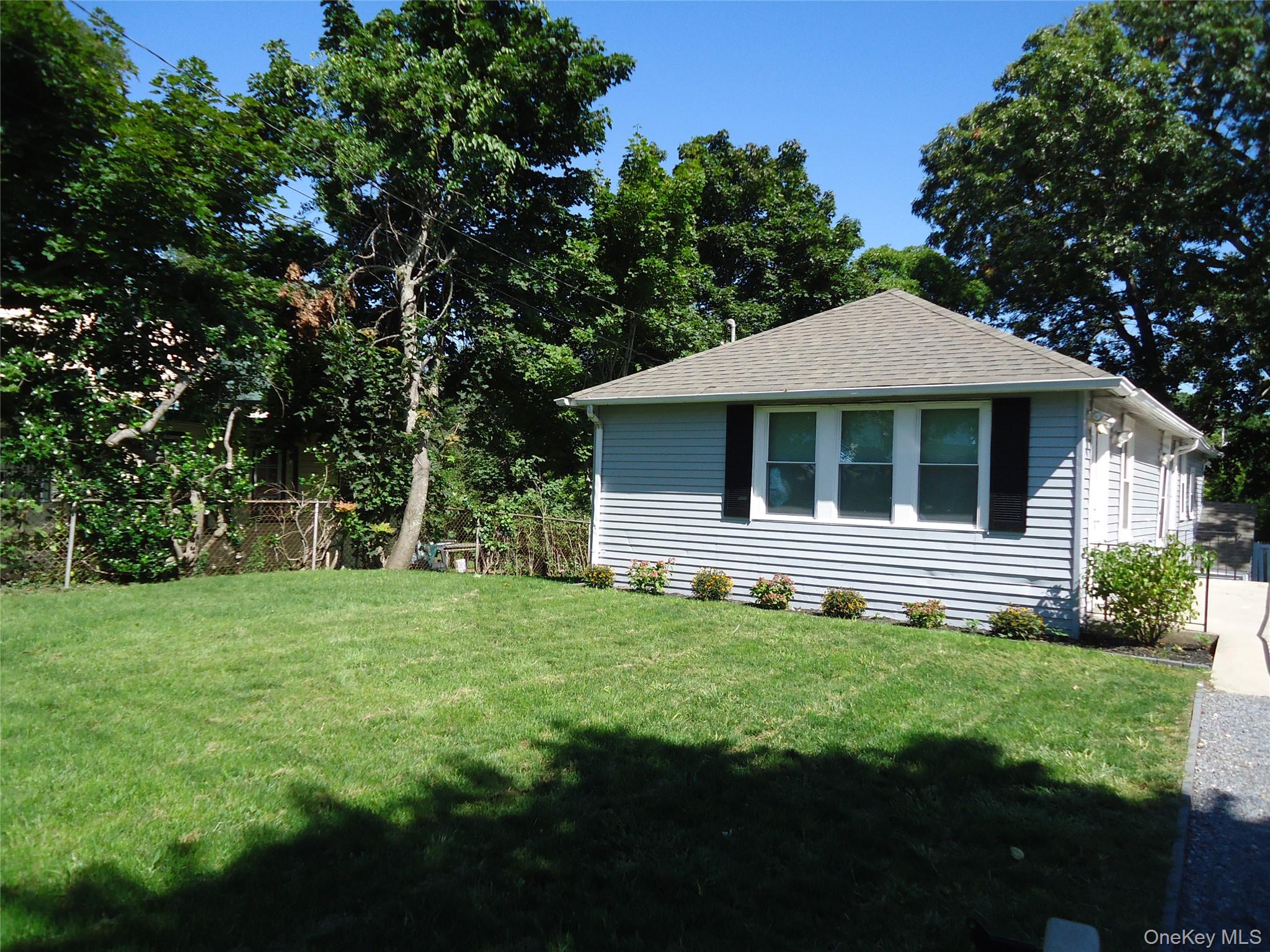 860 Flanders Road Property Photo 4