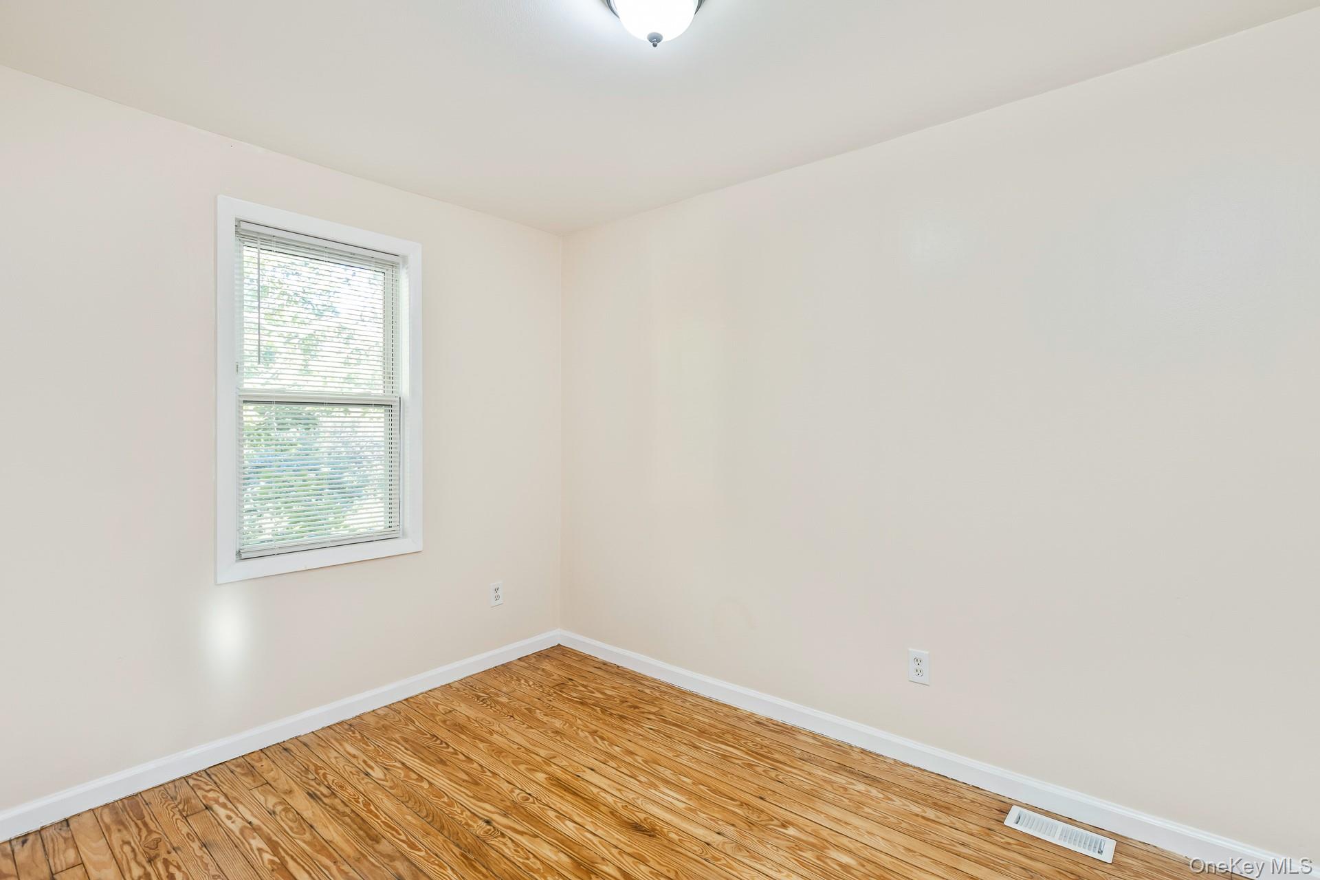 860 Flanders Road Property Photo 20