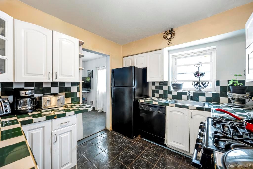 13 Crystal St Property Photo 10