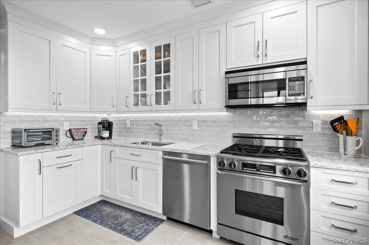 10 City Place 31h Property Photo 10