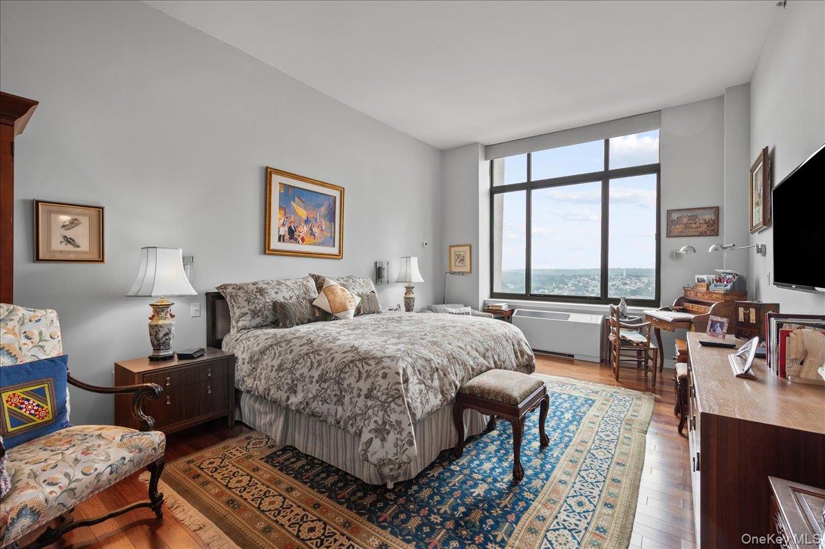 10 City Place 31h Property Photo 13