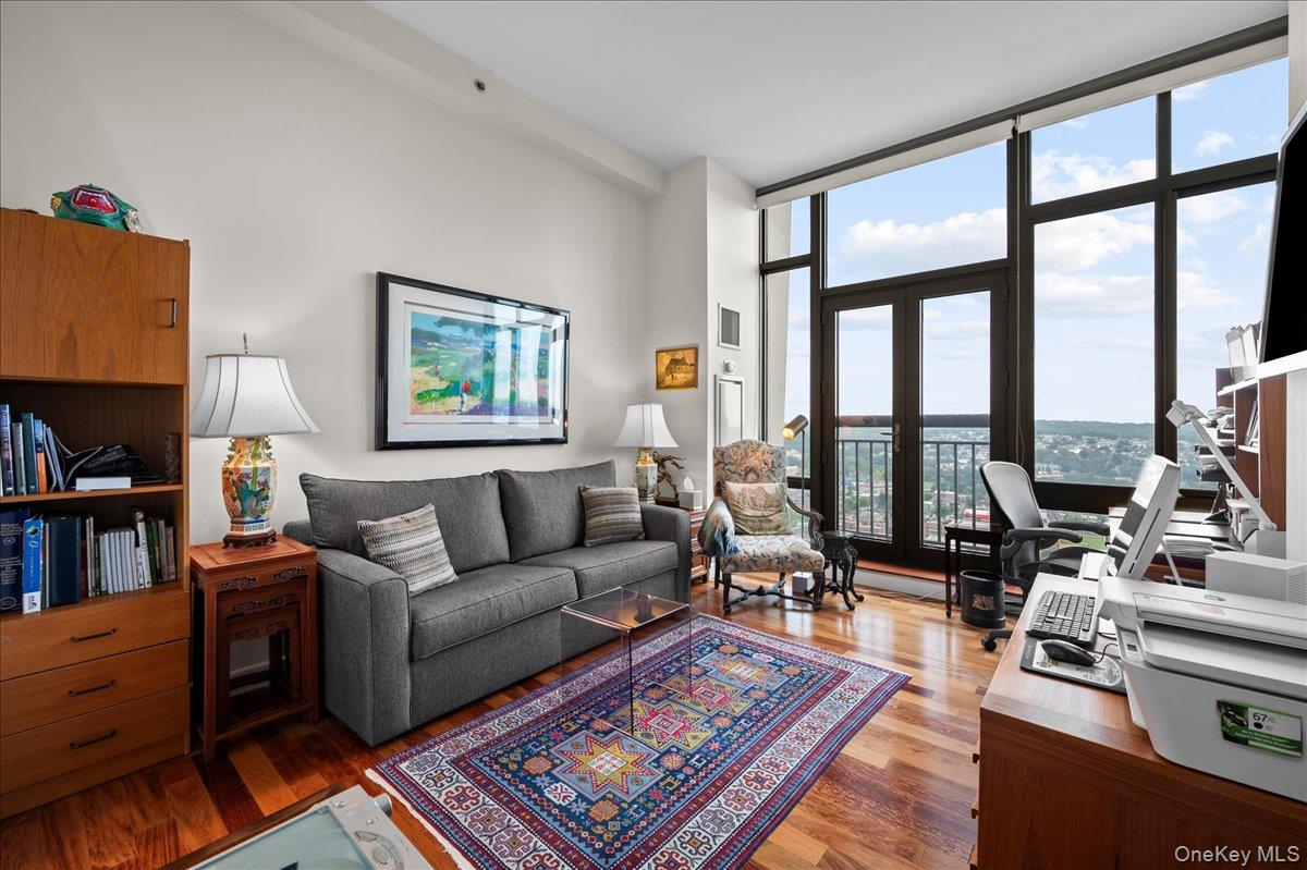 10 City Place 31h Property Photo 18