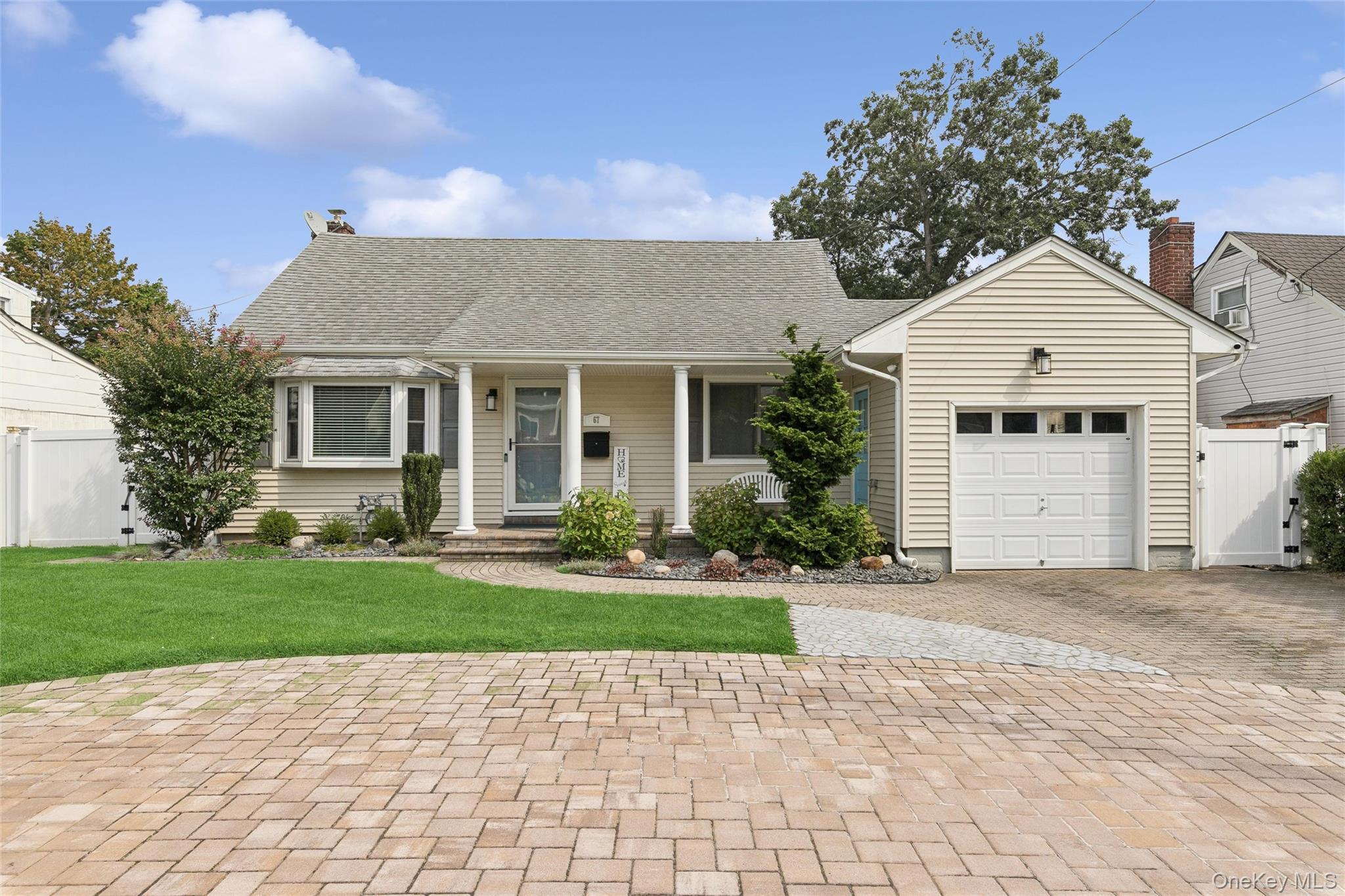 67 Deer Lake Drive Property Photo 2