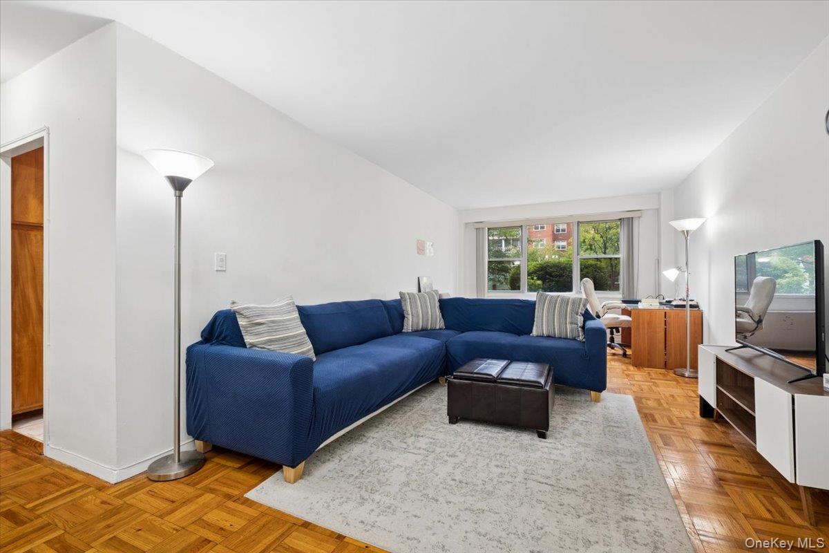 250 Garth Road 2e3 Property Photo 5