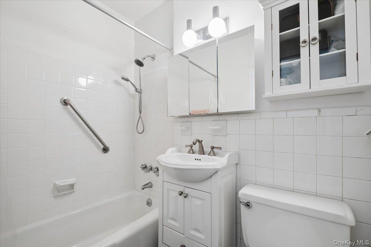 250 Garth Road 2e3 Property Photo 11