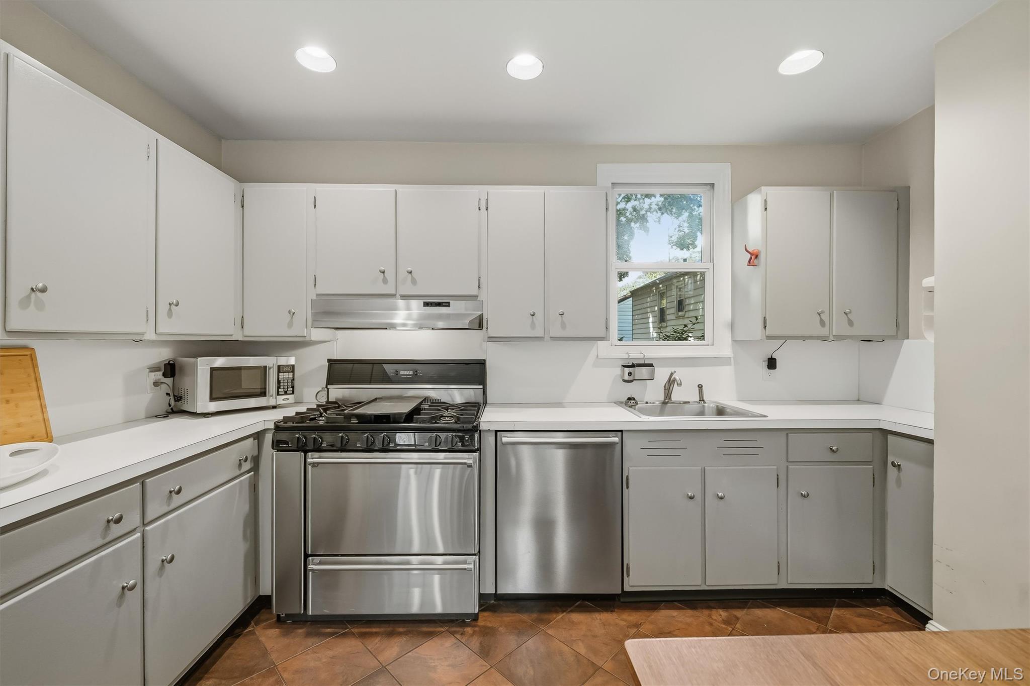 31 Desmond Avenue Property Photo 12