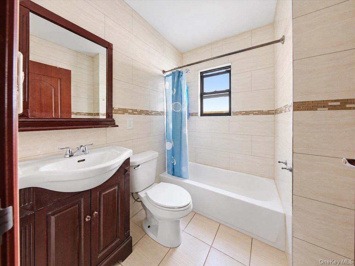1027 E 231st Street Property Photo 20