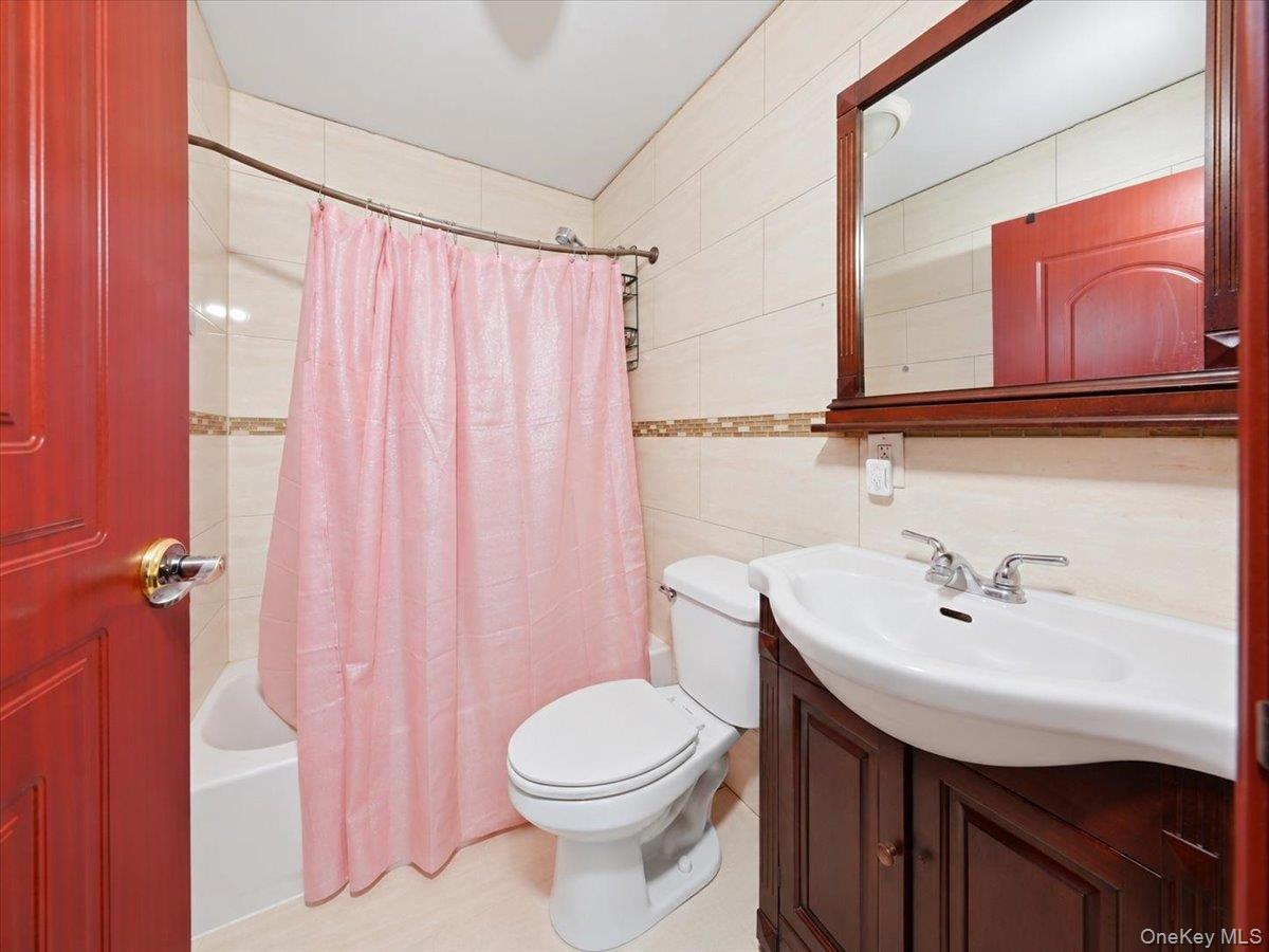 1027 E 231st Street Property Photo 26