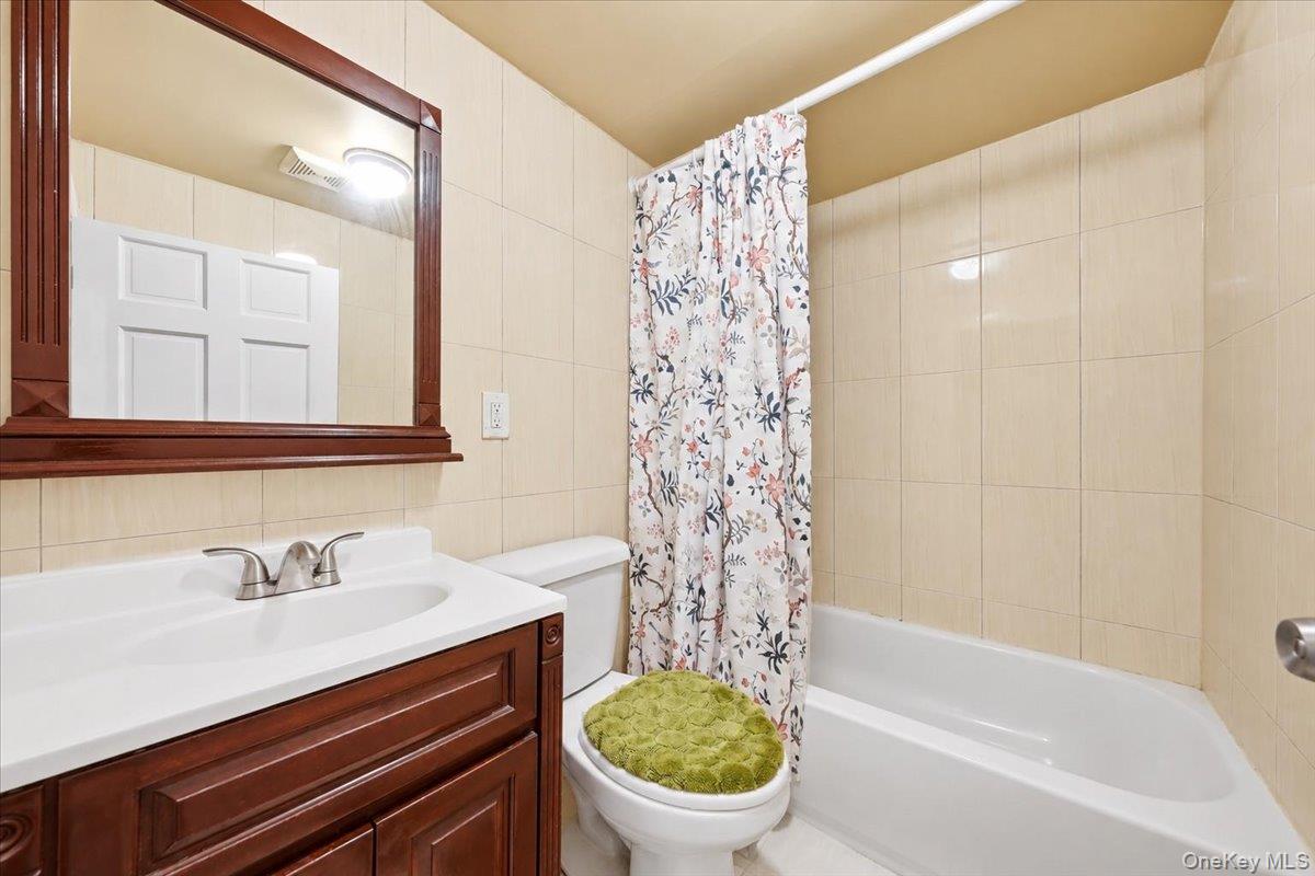 1027 E 231st Street Property Photo 37