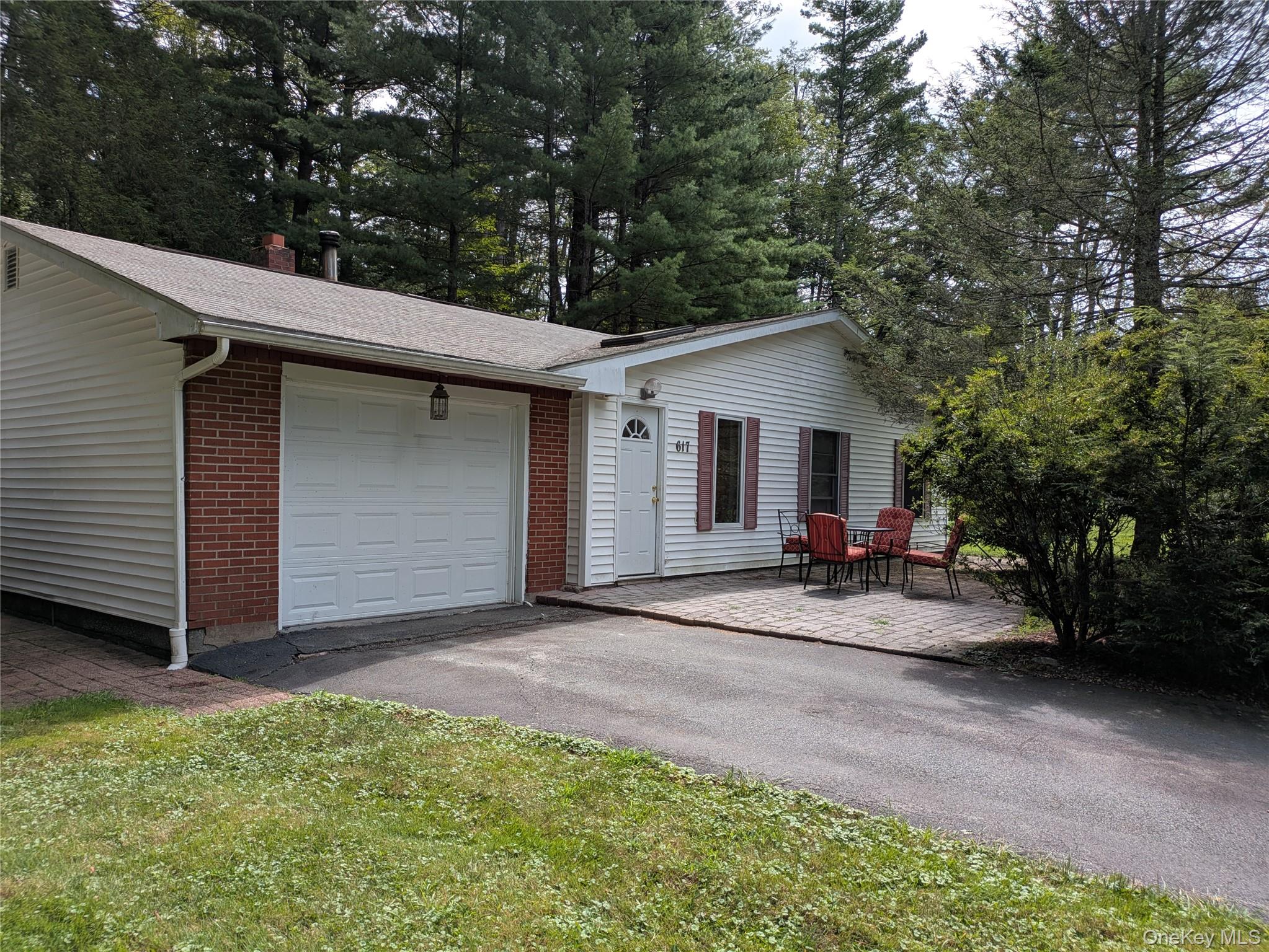 617 Katrina Falls Road Property Photo 3