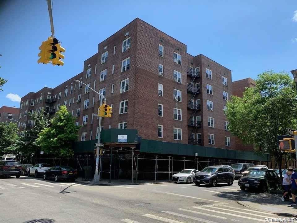 4240 Bowne Street 4D Property Photo 1