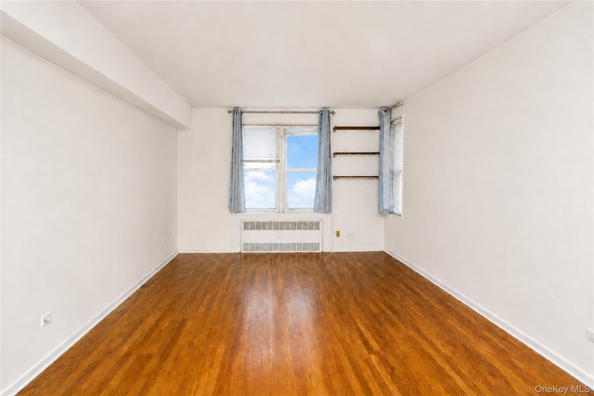 4240 Bowne Street 4d Property Photo 9
