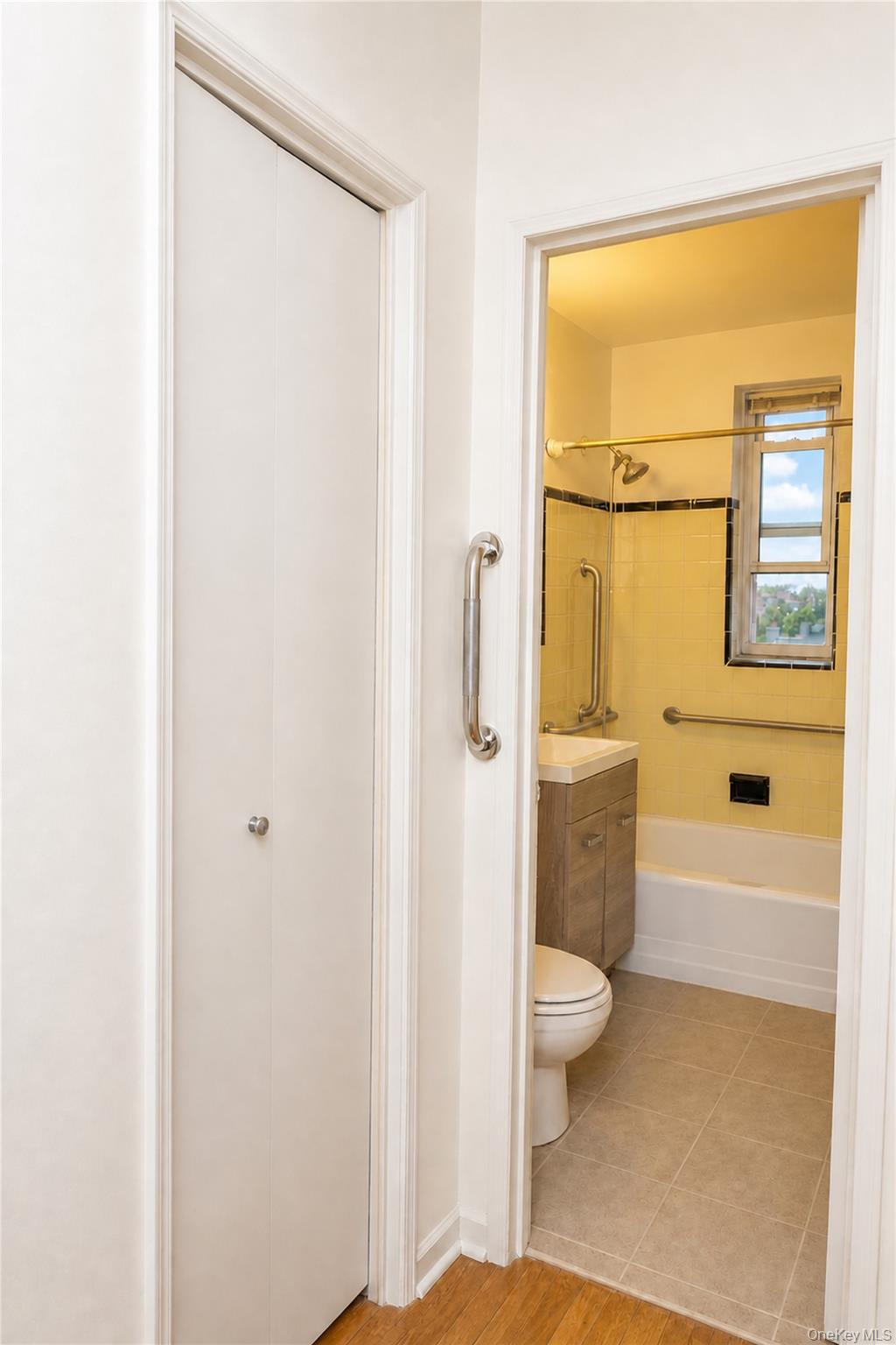 4240 Bowne Street 4d Property Photo 11
