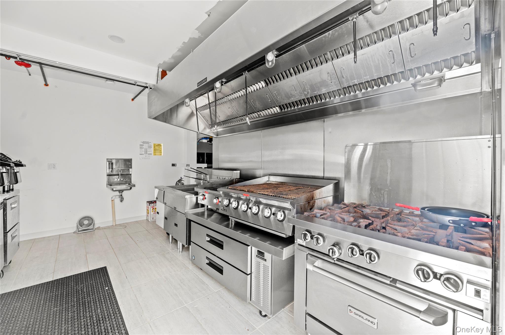 68 E Bayview Walk Property Photo 16