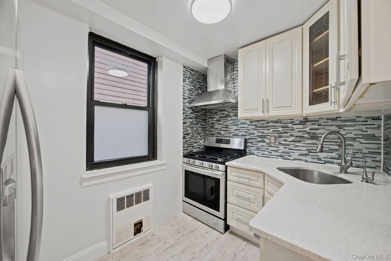 50-21 39th Place 2e Property Photo 6