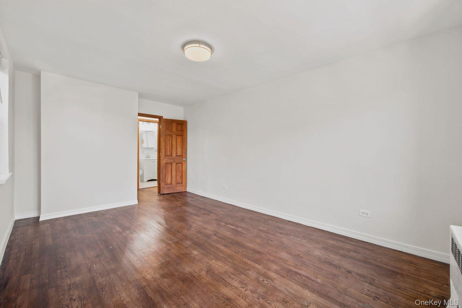 50-21 39th Place 2e Property Photo 9