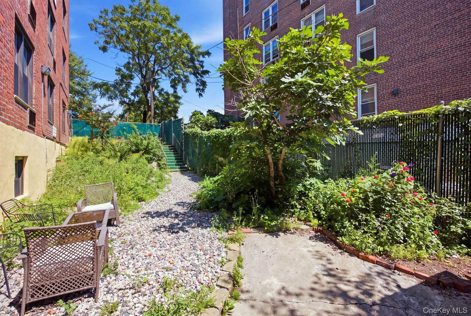 50-21 39th Place 2e Property Photo 14