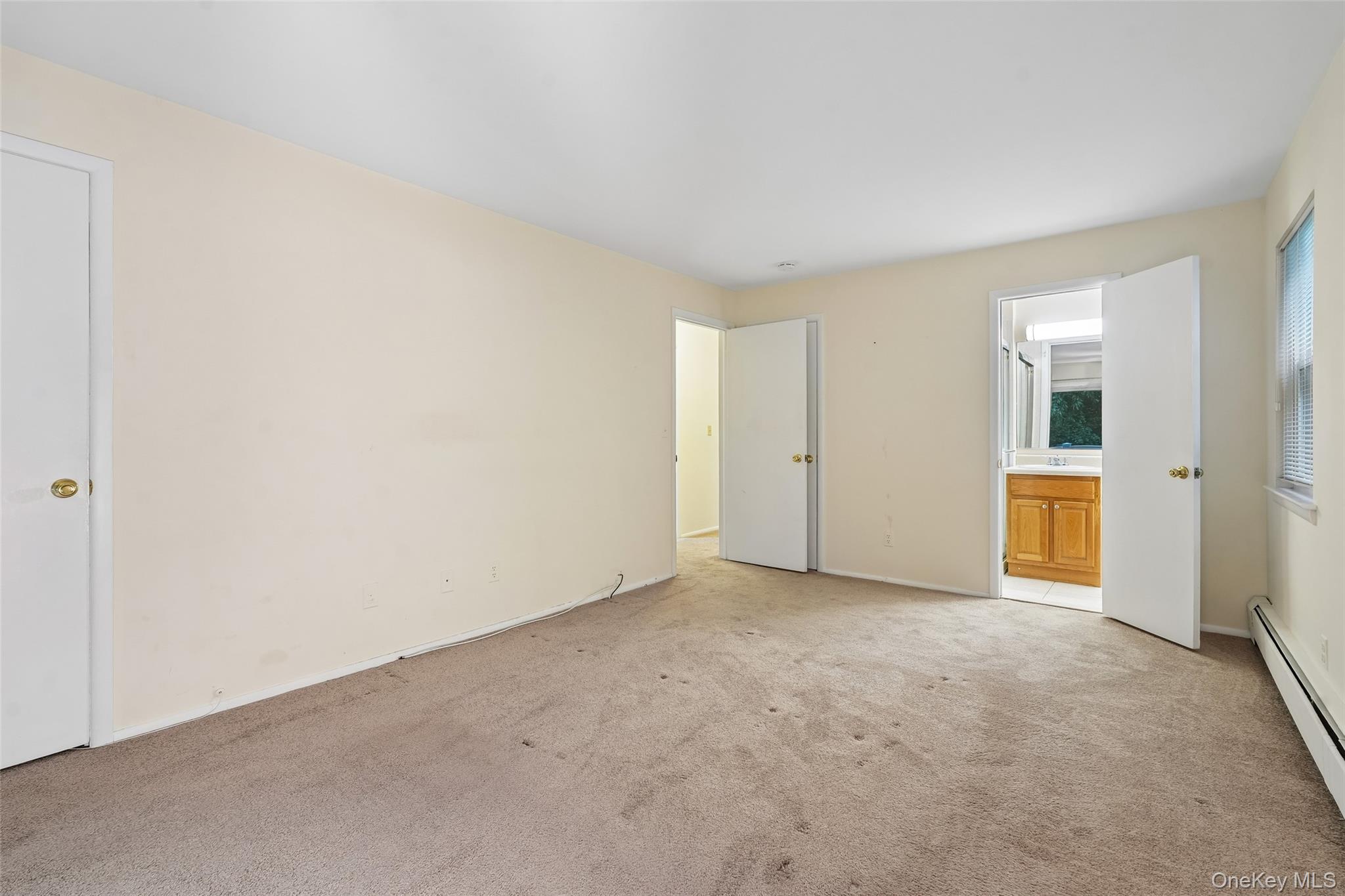 192 Doxbury Lane Property Photo 13