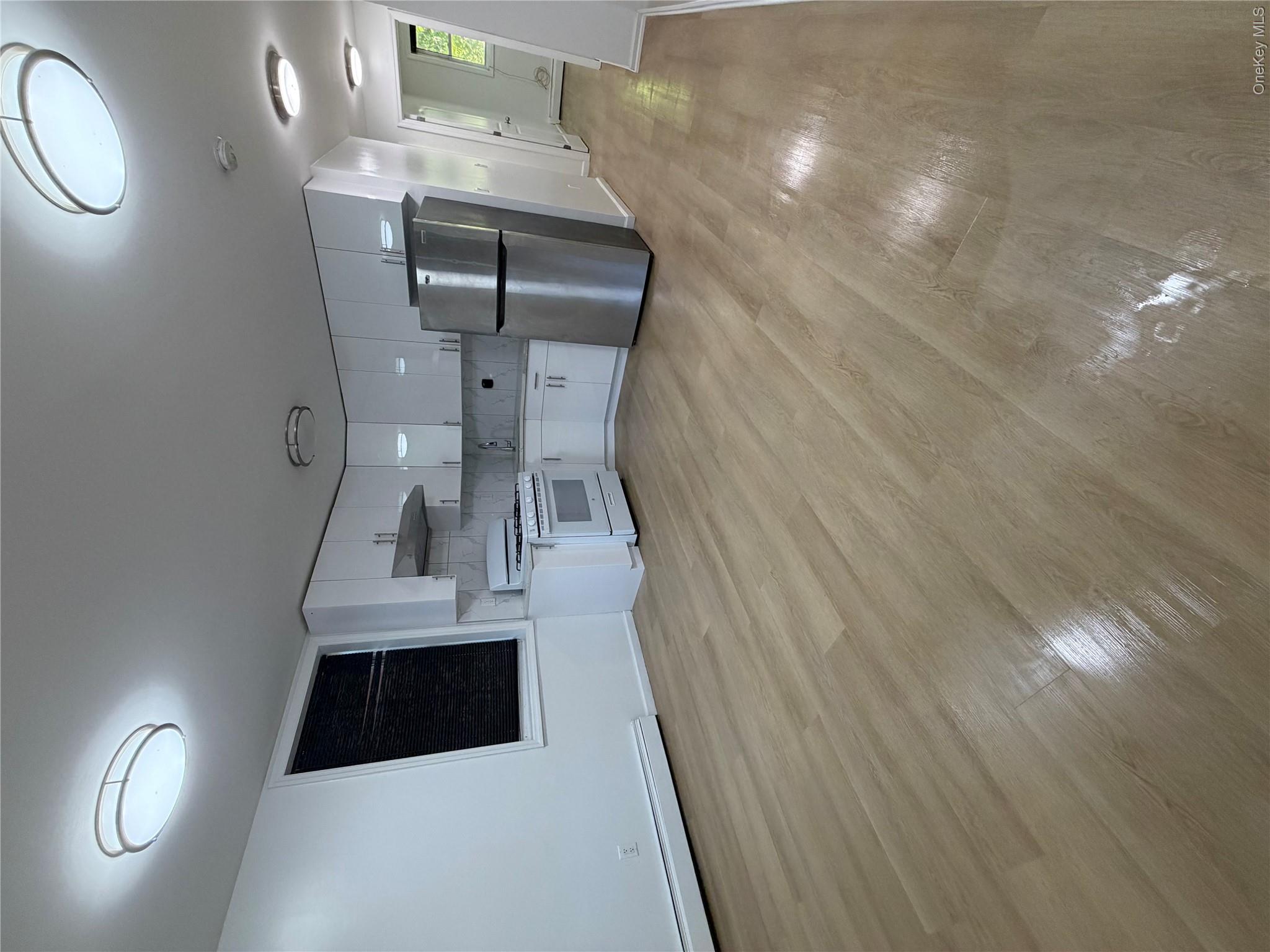 2067 Van Hoesen Avenue 1 Fl Property Photo 3