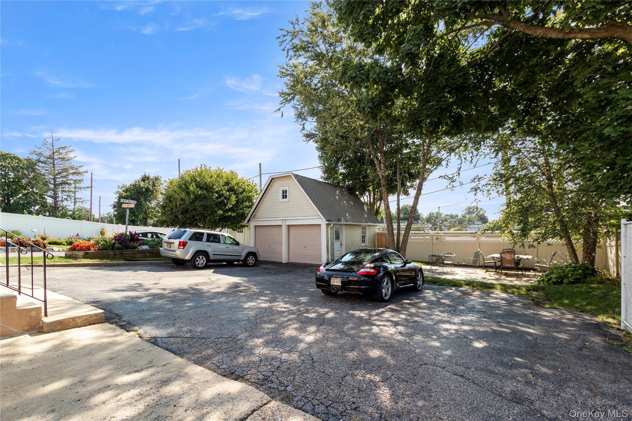 26 S Bayles Avenue 2n Property Photo 2