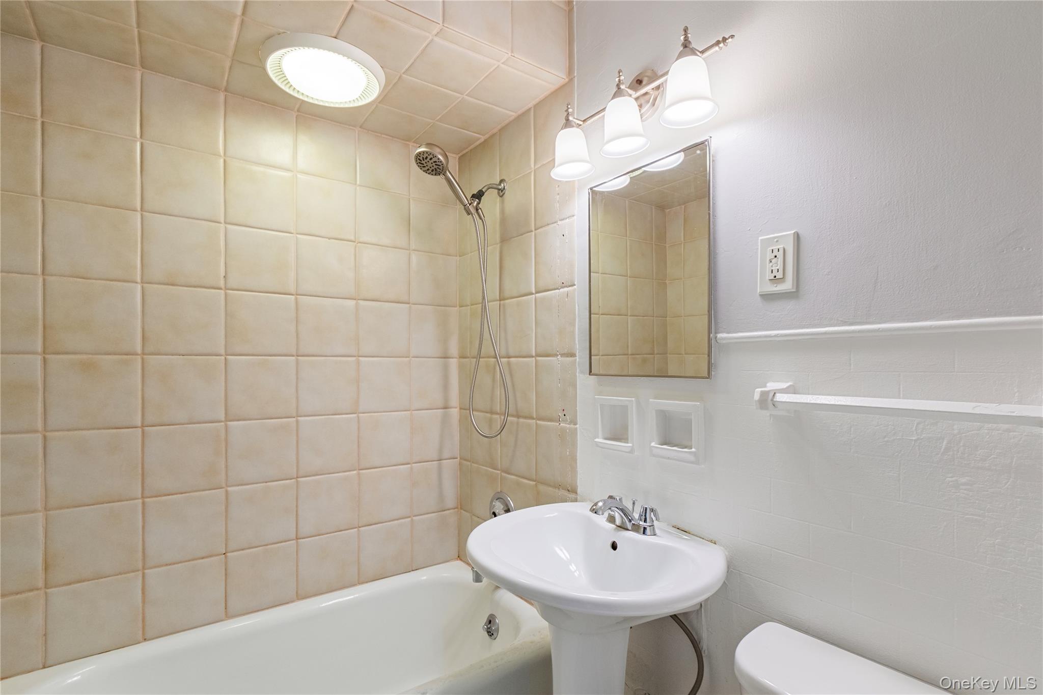 26 S Bayles Avenue 2n Property Photo 6