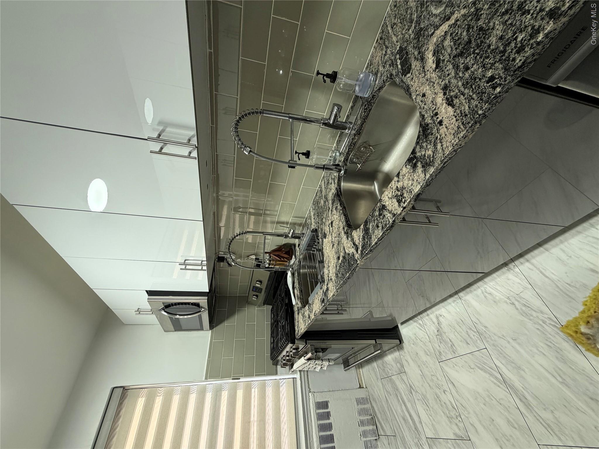 1180 Ocean Parkway 2e Property Photo 9