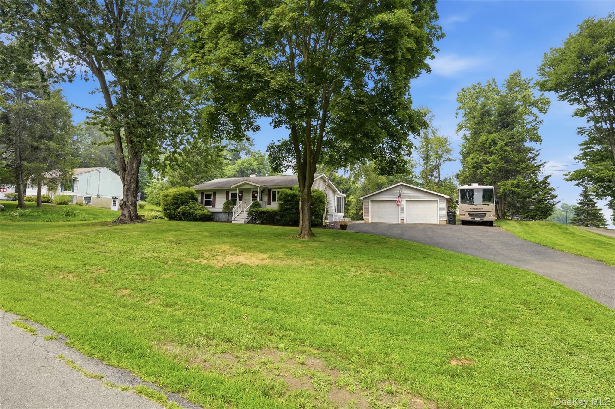 4 Seneca Lane Property Photo 3