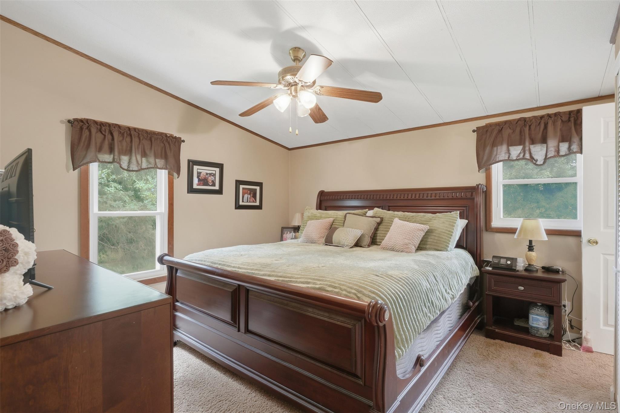 4 Seneca Lane Property Photo 12