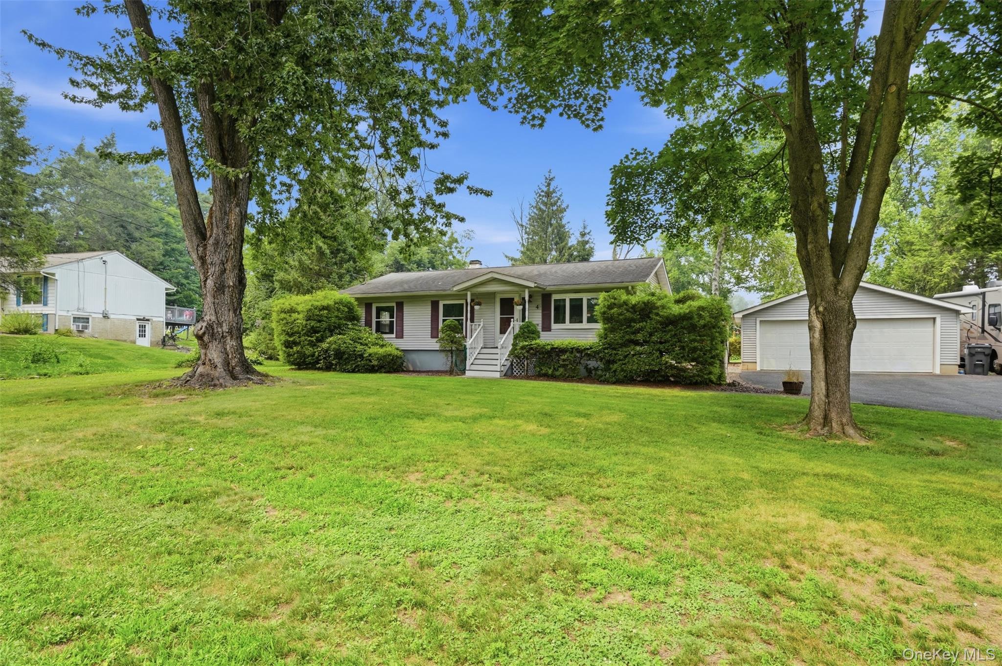 4 Seneca Lane Property Photo 23