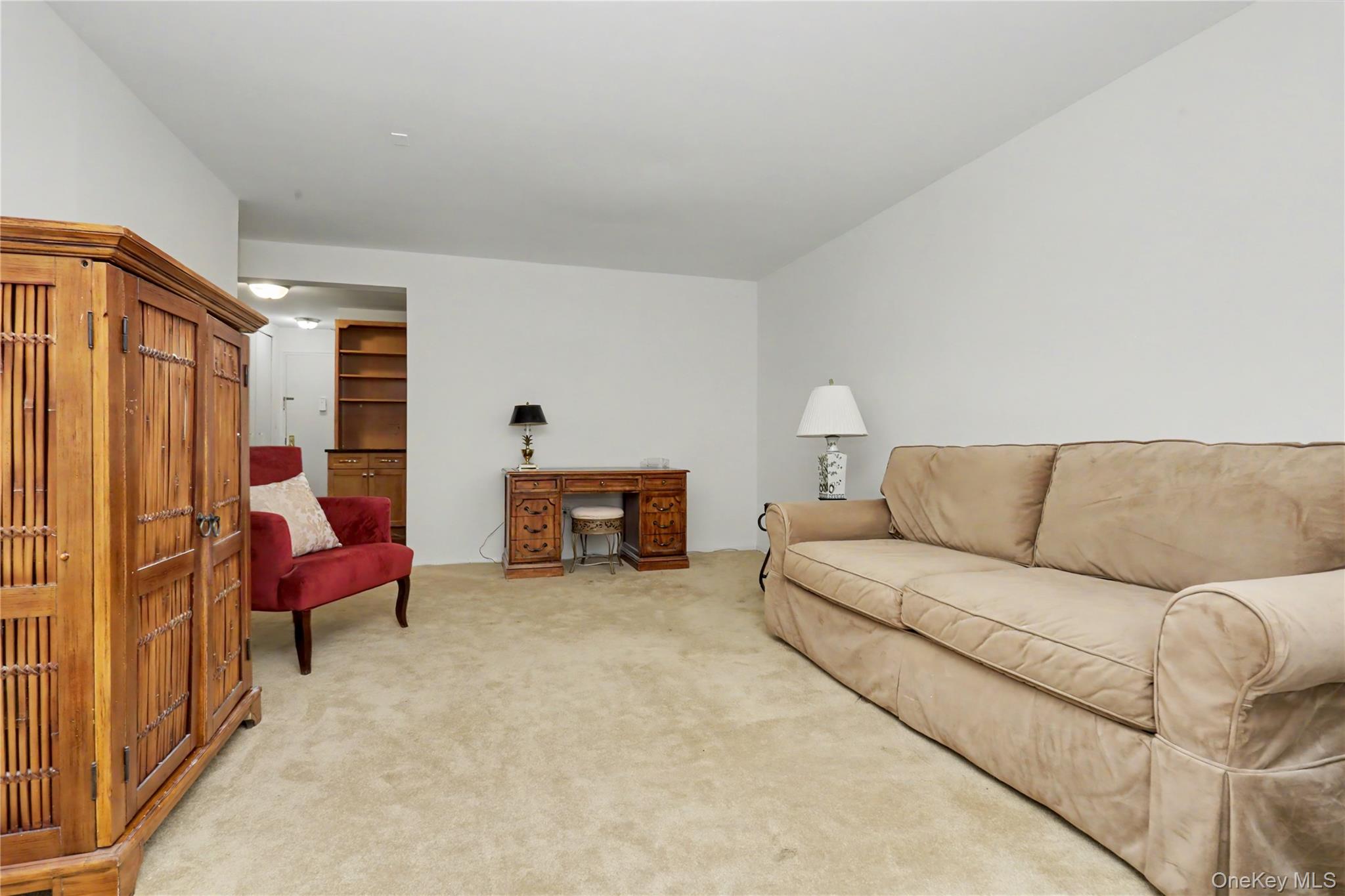 60 Barker 323 Property Photo 4