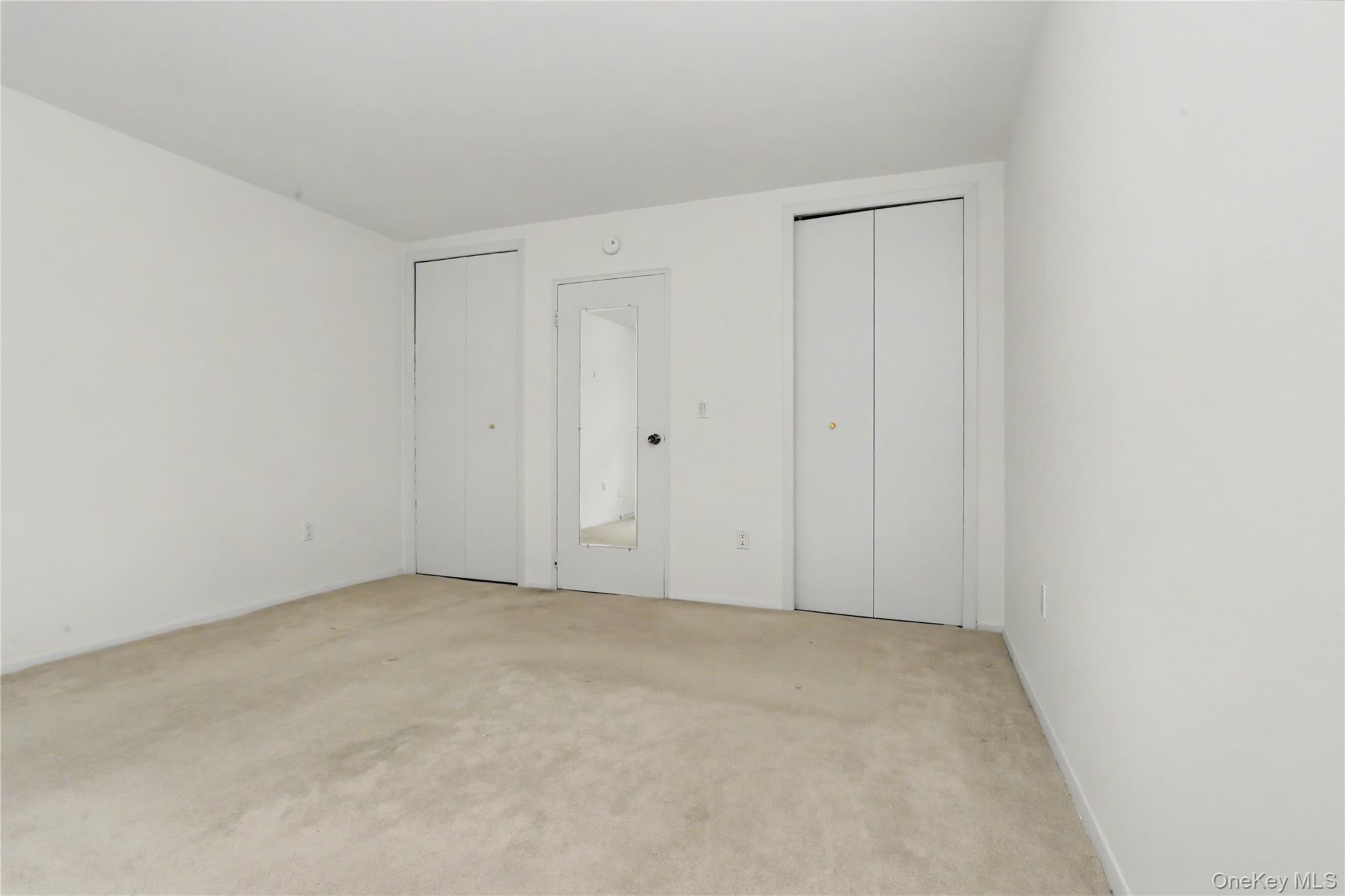 60 Barker 323 Property Photo 8