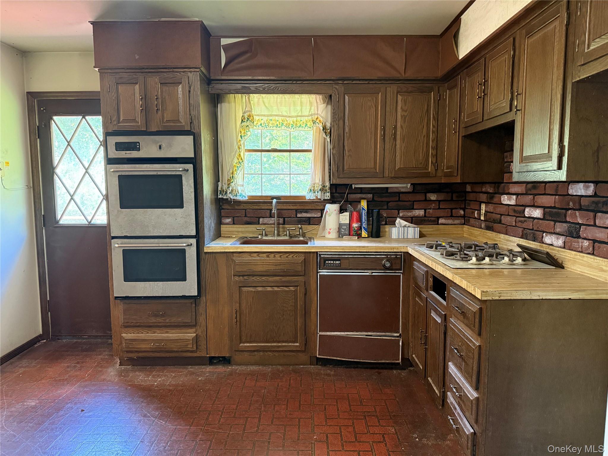 260 Gibson Hill Road Property Photo 5