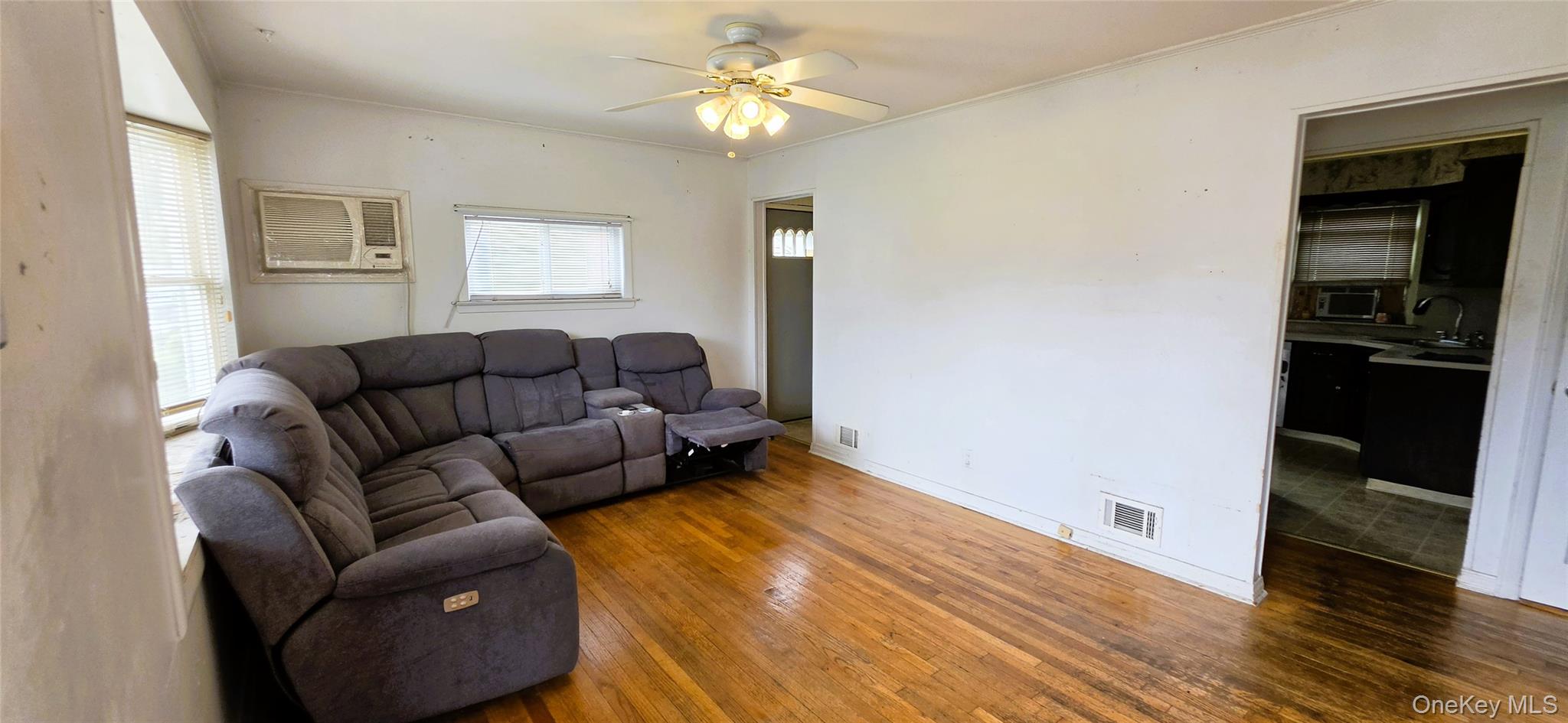 12 Robert Street Property Photo 5