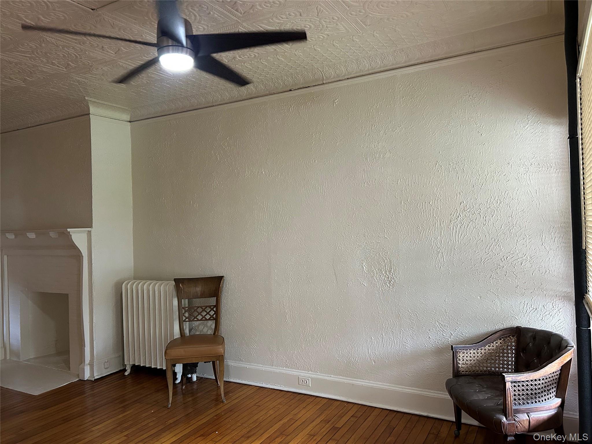 1044325 Property Photo 2