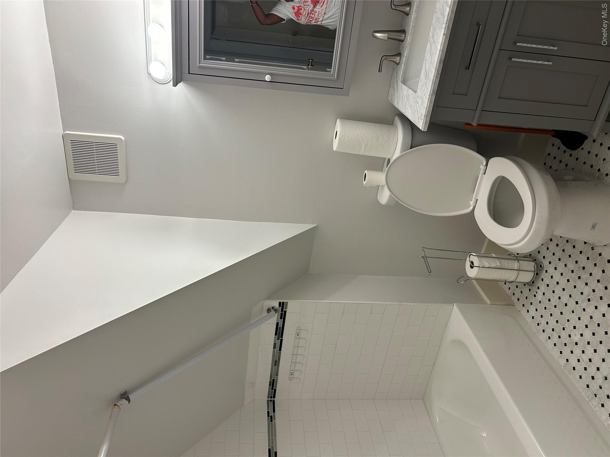 1044325 Property Photo 8