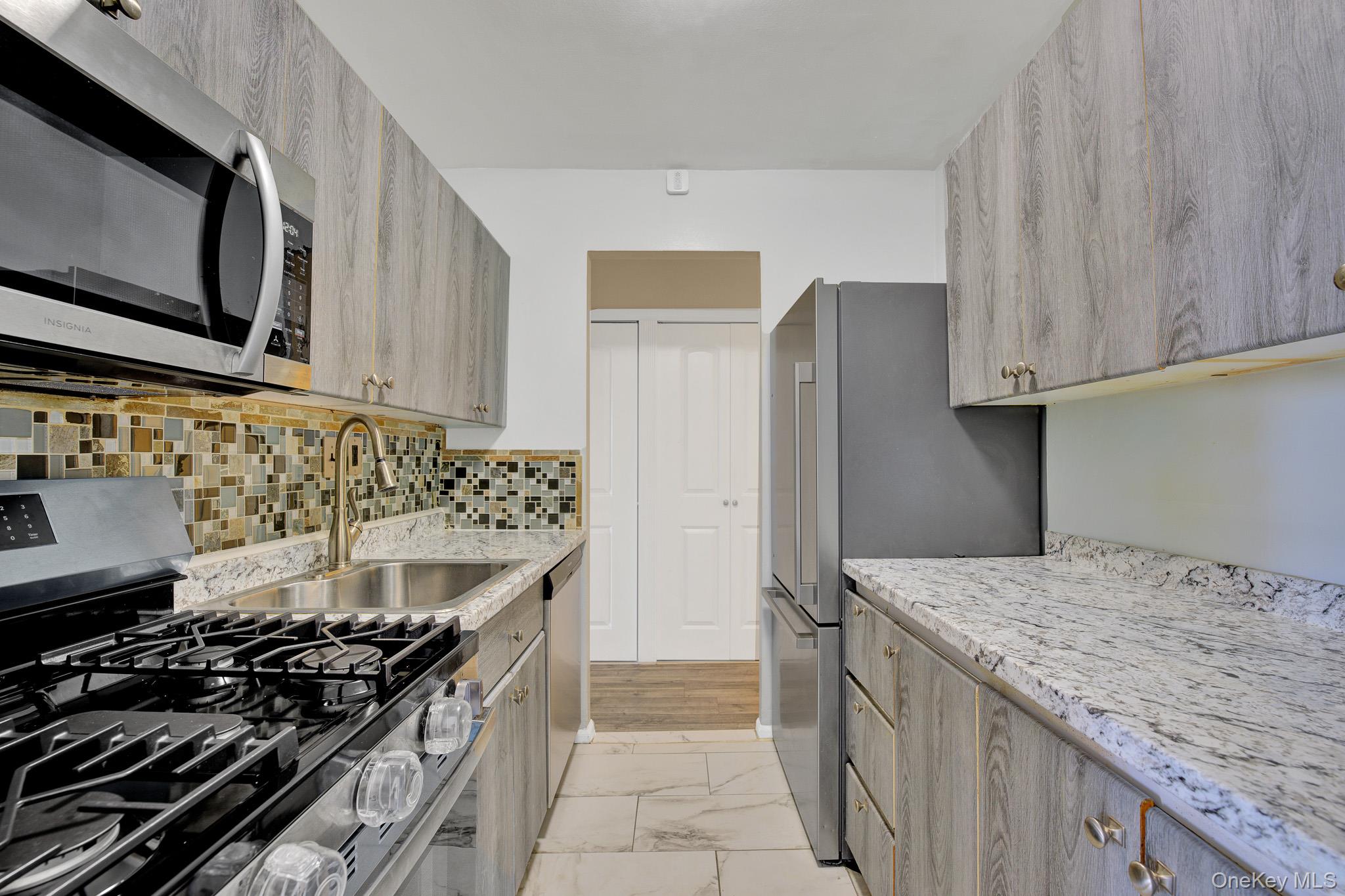 150-10 71st Avenue 6h Property Photo 10